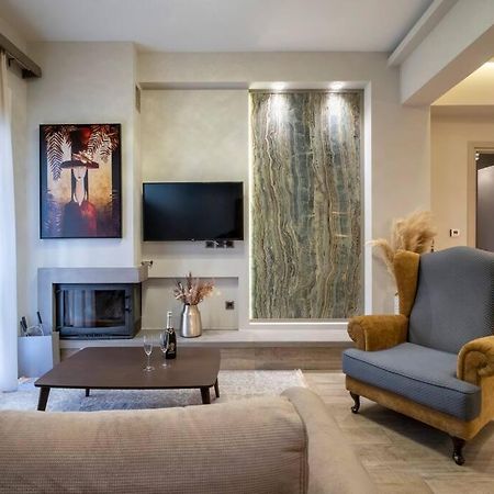 Maison De Luxx A10, Cozy Apartment With Garden In Larissa Exterior photo