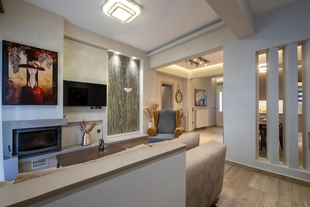 Maison De Luxx A10, Cozy Apartment With Garden In Larissa Exterior photo